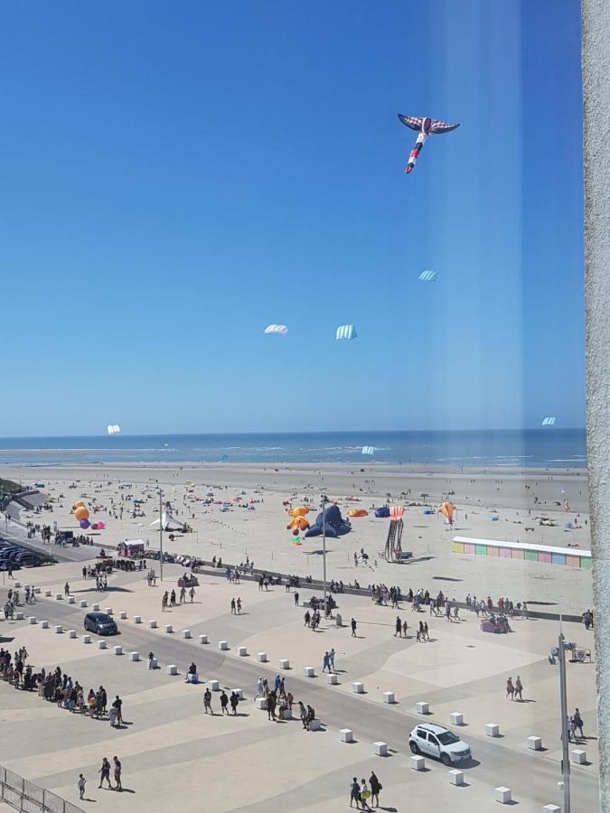 Berck: Front De Mer Avec Vue Sur La Plage Exteriör bild