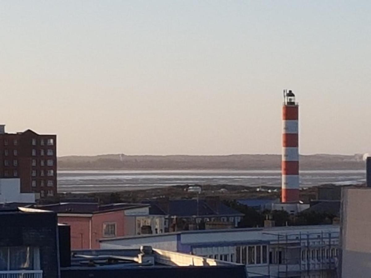 Berck: Front De Mer Avec Vue Sur La Plage Exteriör bild